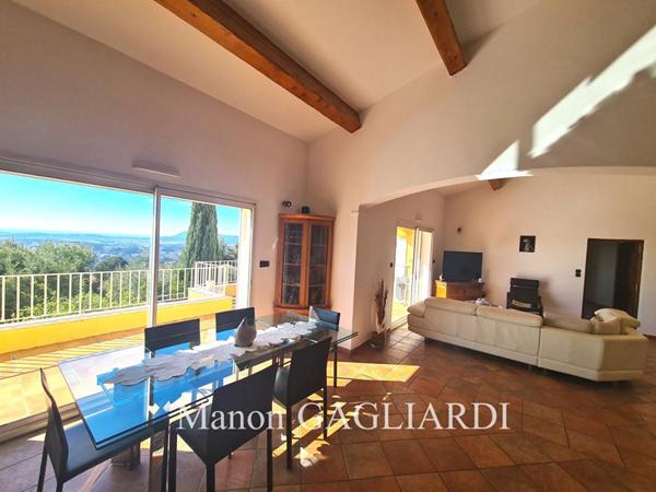 TOULON- VILLA T9- 285m² AVEC PISCINE- VUE PANORAMIQUE SUR LA RADE DE TOULON