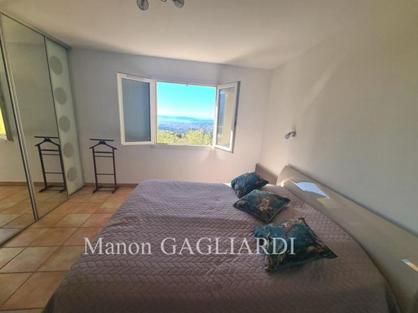 TOULON- VILLA T9- 285m² AVEC PISCINE- VUE PANORAMIQUE SUR LA RADE DE TOULON