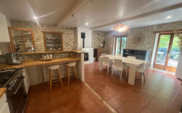 Maison à vendre    5 pièces • 178 m2 Lasbordes