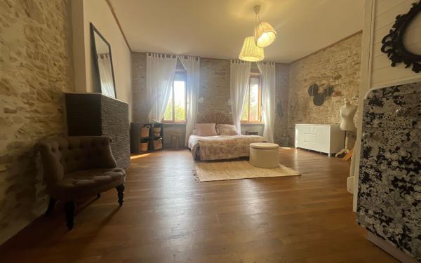 Maison à vendre    5 pièces • 178 m2 Lasbordes