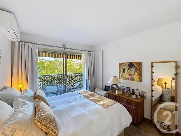 Appartement F2 à vendre  2 pièces - 56 m 2   CANNES  - 06