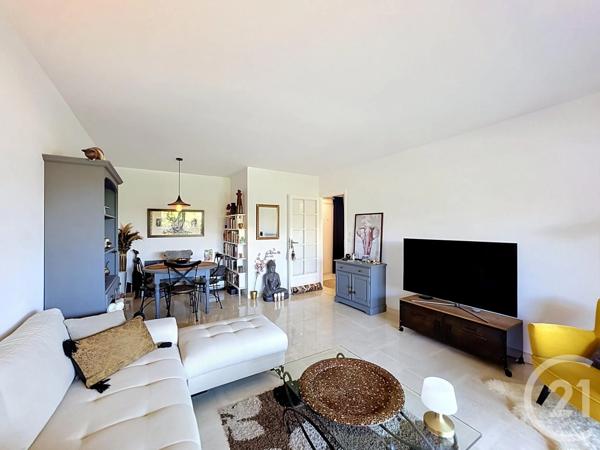 Appartement F2 à vendre  2 pièces - 56 m 2   CANNES  - 06