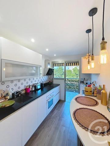 Appartement F2 à vendre  2 pièces - 56 m 2   CANNES  - 06
