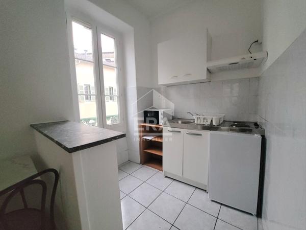 LOCATION MEUBLEE - PAU CENTRE : T1 meublé de 27 m²