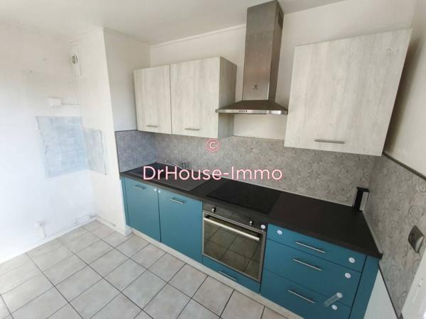 Appartement à louer 4 pièces de 76 m²