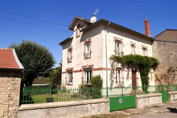 MAISON DE MAITRE AVEC DEPENDANCE, SUR 28,95 ARES DE TERRAIN