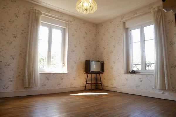 MAISON DE MAITRE AVEC DEPENDANCE, SUR 28,95 ARES DE TERRAIN