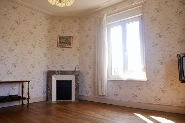 MAISON DE MAITRE AVEC DEPENDANCE, SUR 28,95 ARES DE TERRAIN