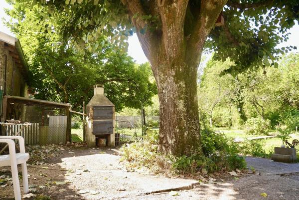 MAISON DE MAITRE AVEC DEPENDANCE, SUR 28,95 ARES DE TERRAIN