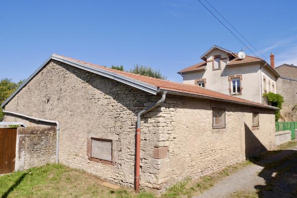 MAISON DE MAITRE AVEC DEPENDANCE, SUR 28,95 ARES DE TERRAIN