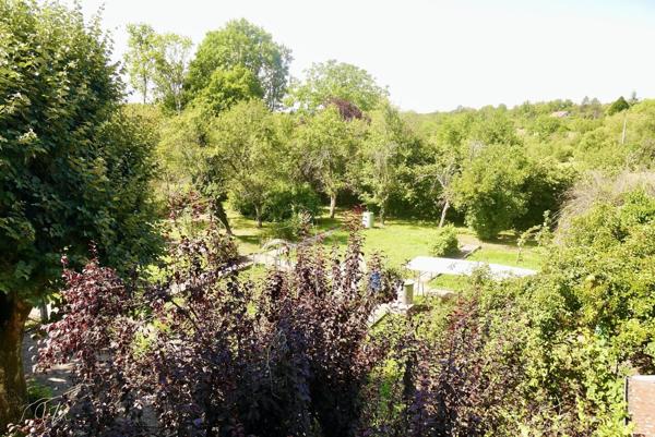 MAISON DE MAITRE AVEC DEPENDANCE, SUR 28,95 ARES DE TERRAIN