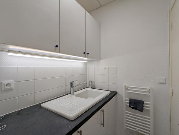 LOCAL COMMERCIAL CENTRE