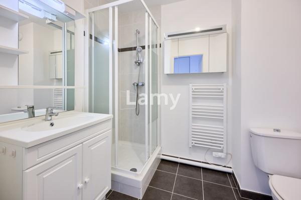 Appartement 2 pièces, balcon, parking