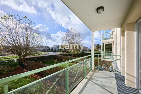 Appartement 2 pièces, balcon, parking