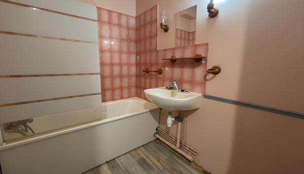 Grand F3 dans résidence ravalée