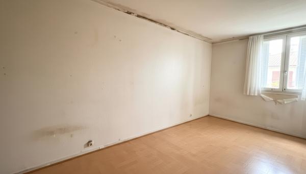 Grand F3 dans résidence ravalée