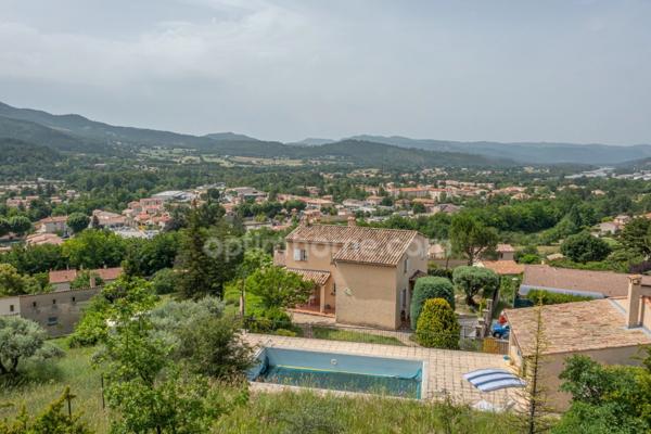 A VENDRE, Maison familiale de 178m² avec piscine, garages et vue splendide à Digne-les-Bains
