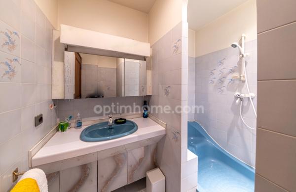 A VENDRE, Maison familiale de 178m² avec piscine, garages et vue splendide à Digne-les-Bains