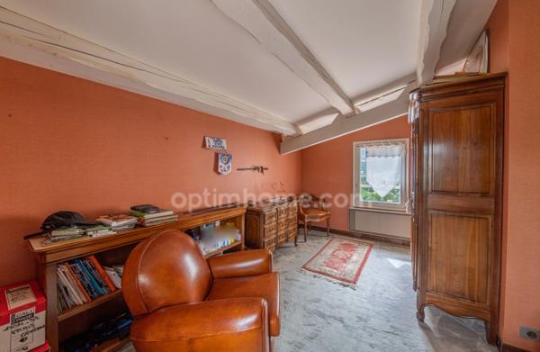 A VENDRE, Maison familiale de 178m² avec piscine, garages et vue splendide à Digne-les-Bains