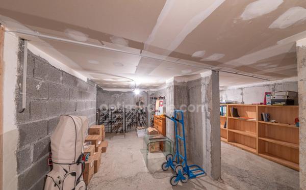 A VENDRE, Maison familiale de 178m² avec piscine, garages et vue splendide à Digne-les-Bains