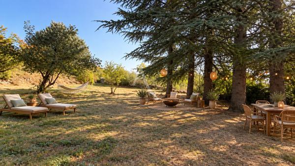 PROPRIETE FORCALQUIER VILLA DEPENDANCE PISCINE HANGAR JARDIN