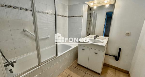 À vendre Appartement 3 pièces 64 m² - Six-fours-les-plages 83140