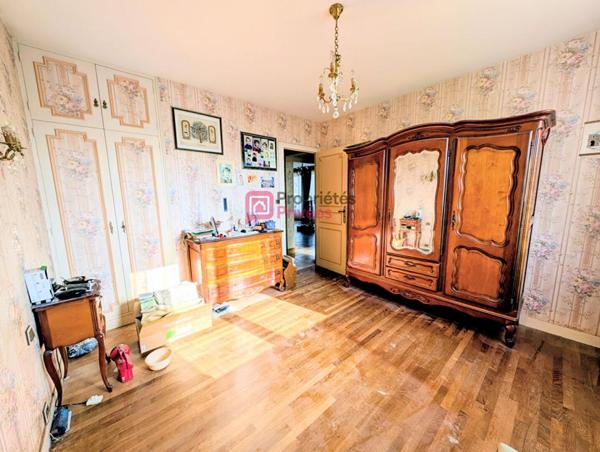 Maison familiale avec balcon, jardin et fort potentiel ? À rénover