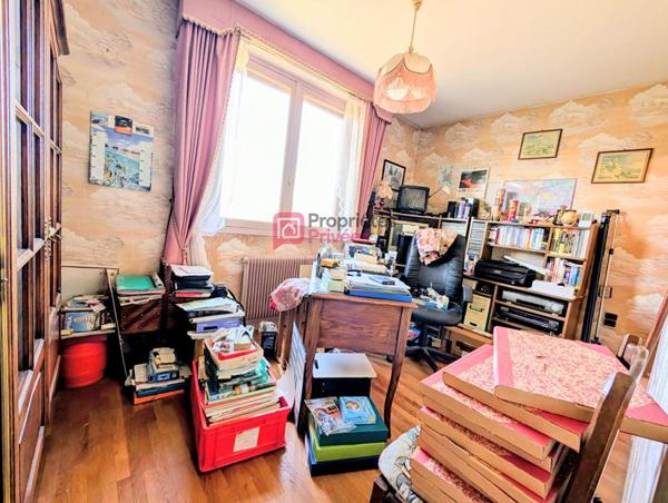Maison familiale avec balcon, jardin et fort potentiel ? À rénover