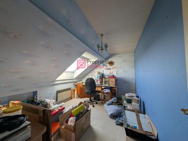 Maison familiale avec balcon, jardin et fort potentiel ? À rénover