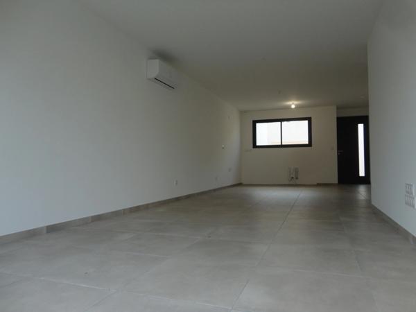 Dpt Pyrénées Orientales (66), à vendre PERPIGNAN villa 2 faces P4 de 93.2 m² jardin et 2 parkings