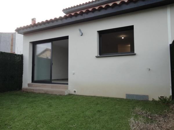 Dpt Pyrénées Orientales (66), à vendre PERPIGNAN villa 2 faces P4 de 93.2 m² jardin et 2 parkings