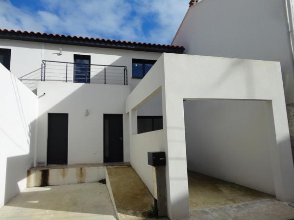 Dpt Pyrénées Orientales (66), à vendre PERPIGNAN villa 2 faces P4 de 93.2 m² jardin et 2 parkings