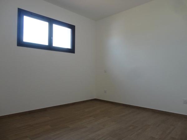 Dpt Pyrénées Orientales (66), à vendre PERPIGNAN villa 2 faces P4 de 93.2 m² jardin et 2 parkings