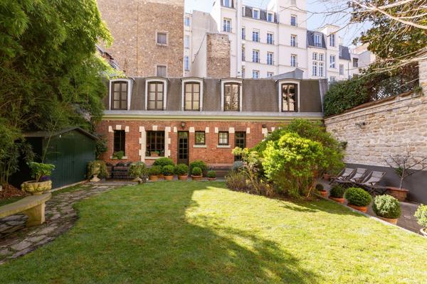 Vente Hôtel particulier Paris 16 7 Pièces 245 m²