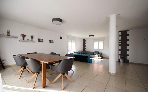 Maison à vendre    5 pièces • 177 m2 Volgelsheim