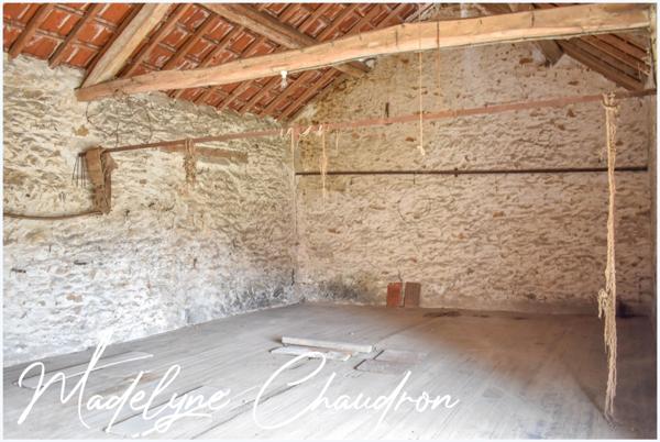 BOURAY-SUR-JUINE – MAISON EN PIERRE À RÉNOVER, BEAU POTENTIEL 4 CHAMBRES