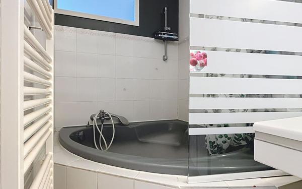 Appartement à vendre    3 pièces • 82,33 m2 Guilherand-Granges