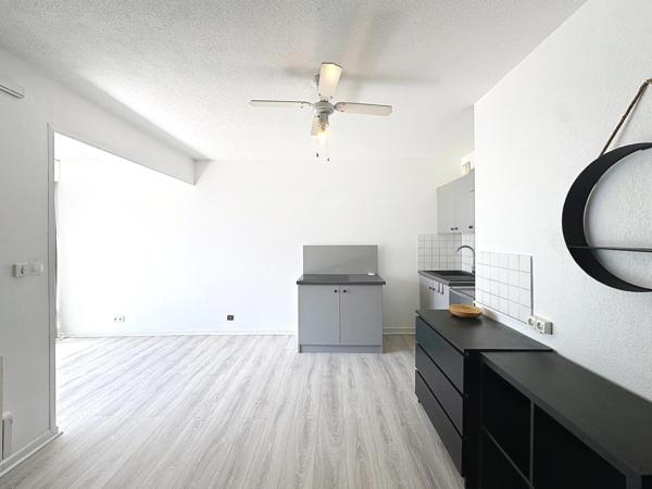 À VENDRE EN EXCLUSIVITÉ – Face à la plage, appartement avec parking privatif