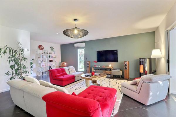 SANARY SUR MER - Les Genêts d'or - A 12 Minutes à pied de la plage de la Gorguette - Au calme absolu - Villa coup de coeur 5 pièces