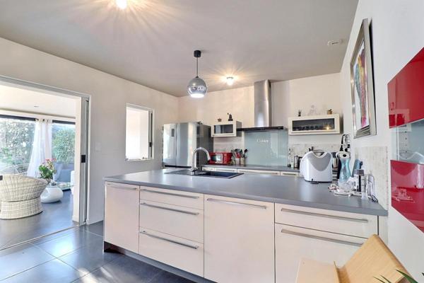 SANARY SUR MER - Les Genêts d'or - A 12 Minutes à pied de la plage de la Gorguette - Au calme absolu - Villa coup de coeur 5 pièces