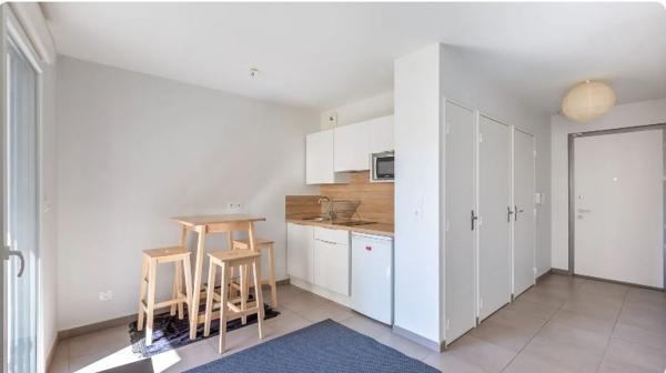 Appartement
         1 pièce
        - 28 m² 175 000 € *