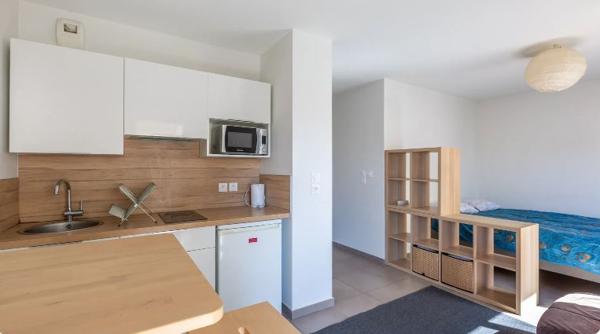 Appartement
         1 pièce
        - 28 m² 175 000 € *