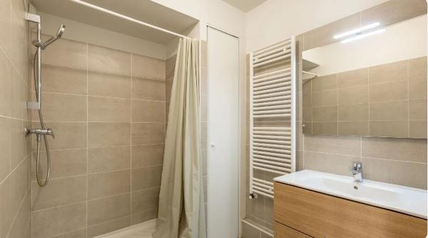 Appartement
         1 pièce
        - 28 m² 175 000 € *