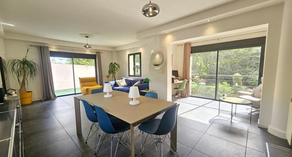 Maison T6 de 115m² sur parcelle de 480m², piscine, stationnement, au calme