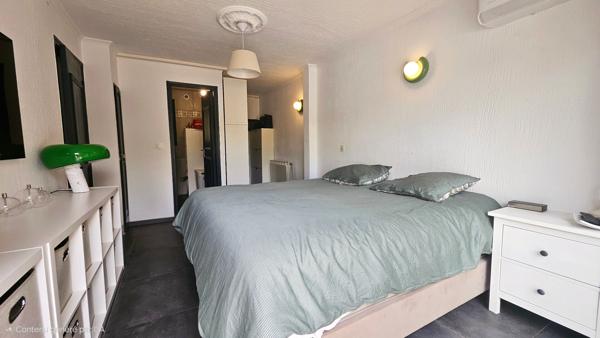 Maison T6 de 115m² sur parcelle de 480m², piscine, stationnement, au calme