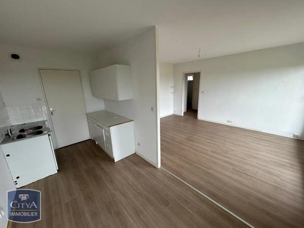 Appartement à louer 2 pièces 54m² Cholet (49300)