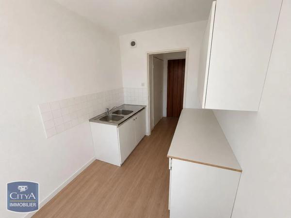 Appartement à louer 2 pièces 54m² Cholet (49300)