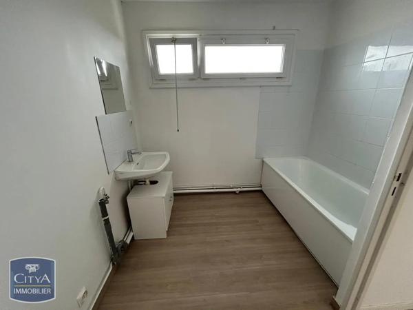 Appartement à louer 2 pièces 54m² Cholet (49300)