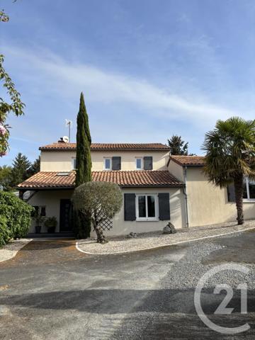 Maison à vendre  7 pièces - 132,96 m 2   PARTHENAY  - 79
