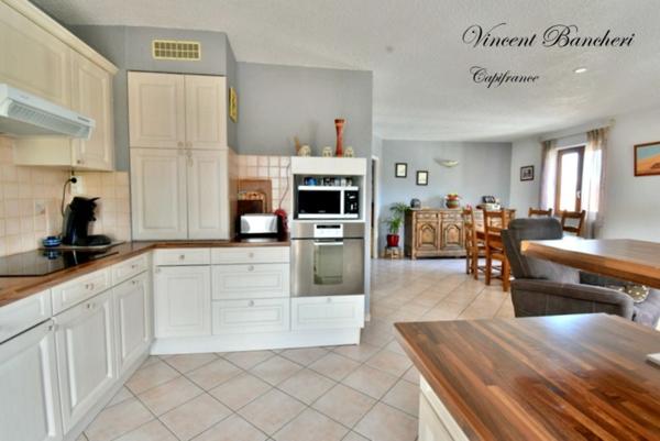 CRANVES-SALES – Appartement T4 traversant 96 m² – Vue exceptionnelle